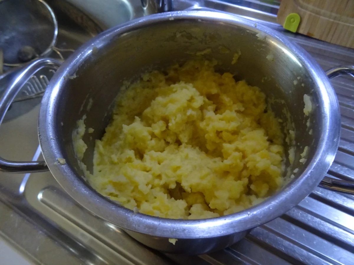 Rinderfilet im Röstimantel mit Steckrüben-Stampf und Rahm-Möhren - Rezept - Bild Nr. 8