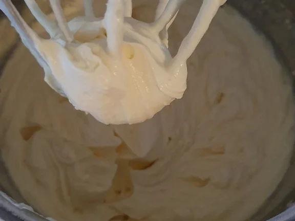 Rezept: Eierlikör Quark Kuchen mit geflämmter Baiserhaube Bild Nr. 9520 Eierlikör Quark Kuchen mit geflämmter Baiserhaube - Rezept - Bild Nr. 9520