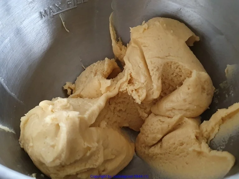 Rezept: Eierlikör Quark Kuchen mit geflämmter Baiserhaube Bild Nr. 9521 Eierlikör Quark Kuchen mit geflämmter Baiserhaube - Rezept - Bild Nr. 9521