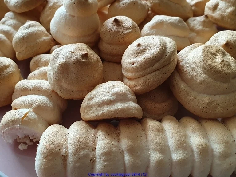 Rezept: Eierlikör Quark Kuchen mit geflämmter Baiserhaube Bild Nr. 9533 Eierlikör Quark Kuchen mit geflämmter Baiserhaube - Rezept - Bild Nr. 9533