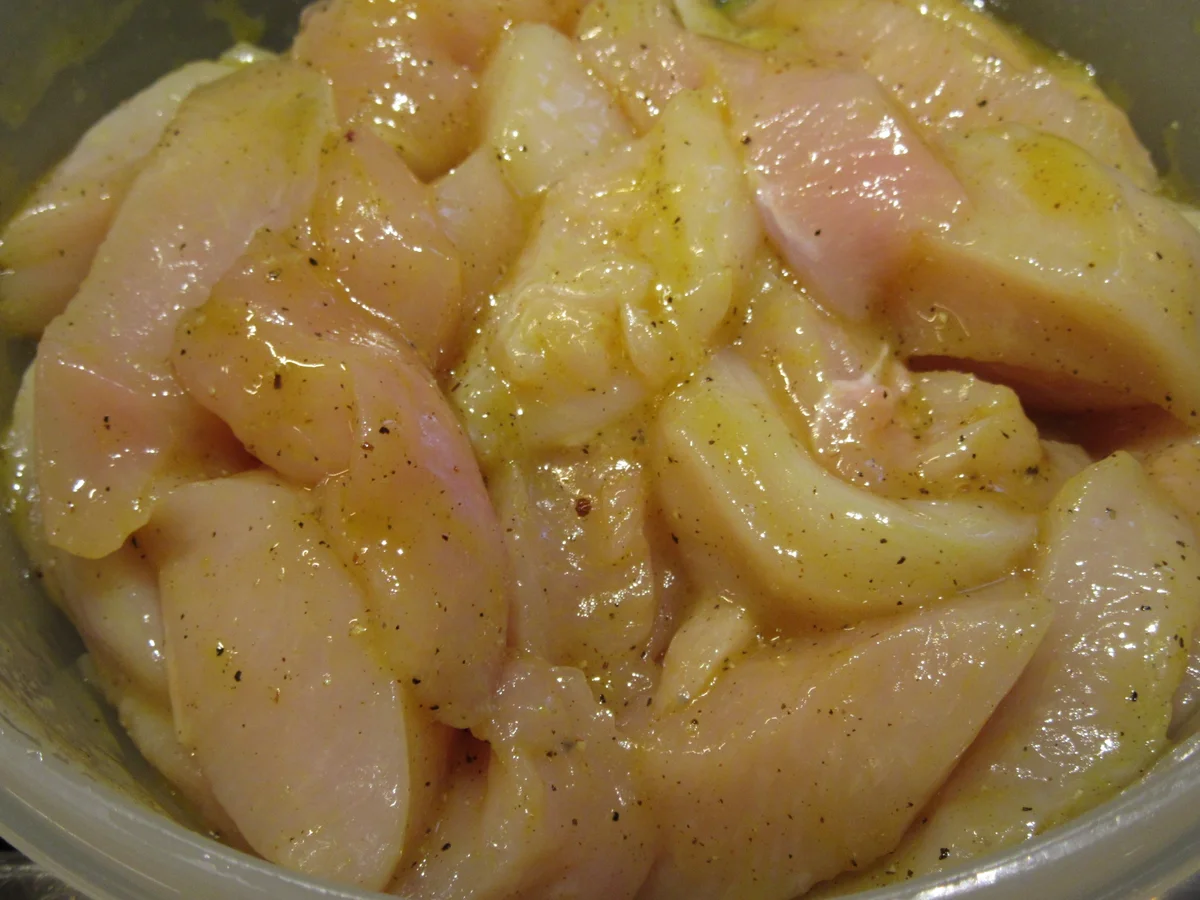 Rezept: Geflügel: Hähnchengeschnetzeltes in Trüffelbuttersoße Bild Nr. 4 Geflügel: Hähnchengeschnetzeltes in Trüffelbuttersoße - Rezept - Bild Nr. 4