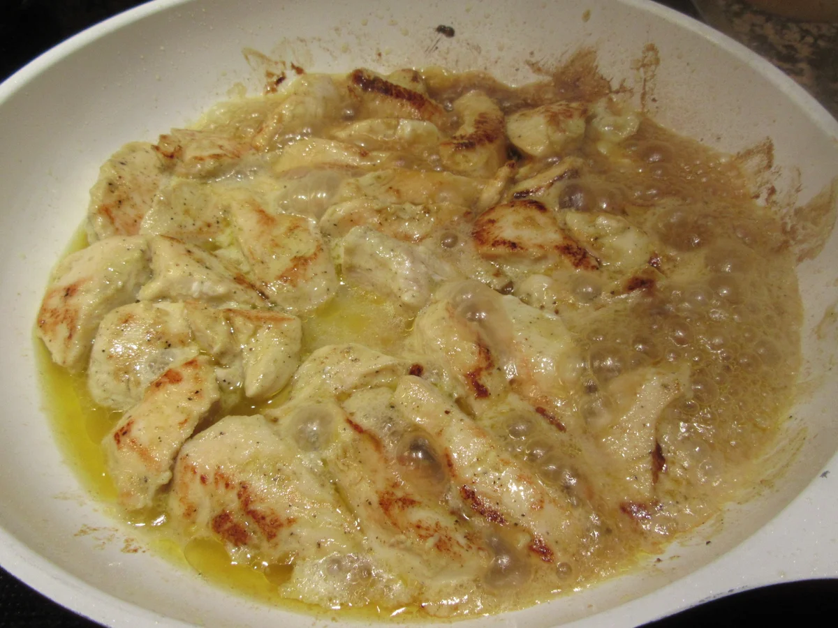 Rezept: Geflügel: Hähnchengeschnetzeltes in Trüffelbuttersoße Bild Nr. 5 Geflügel: Hähnchengeschnetzeltes in Trüffelbuttersoße - Rezept - Bild Nr. 5