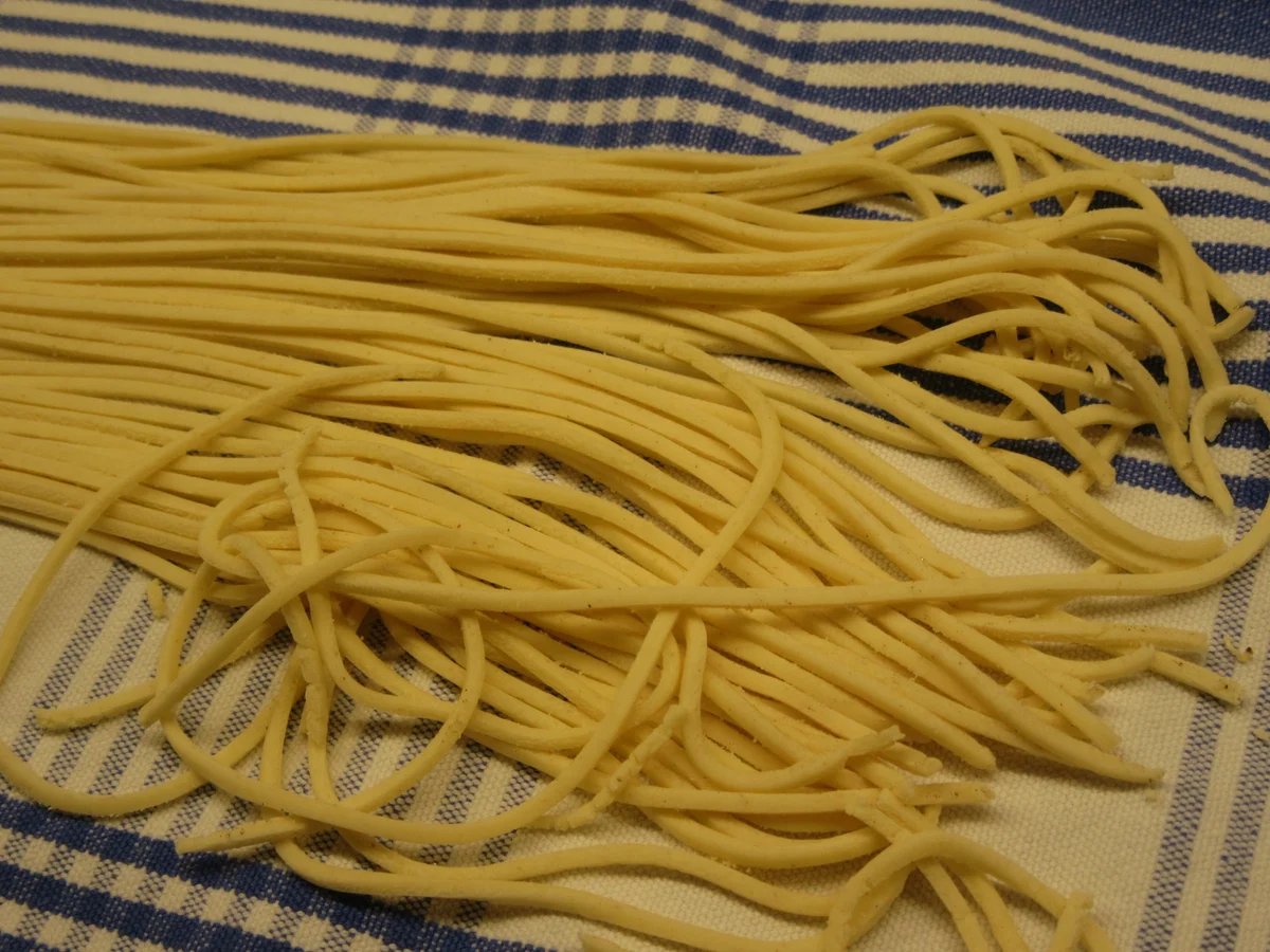 Rezept: Pasta: Spaghetti mit Ei und weißem Trüffel Bild Nr. 3 Pasta: Spaghetti mit Ei und weißem Trüffel - Rezept - Bild Nr. 3