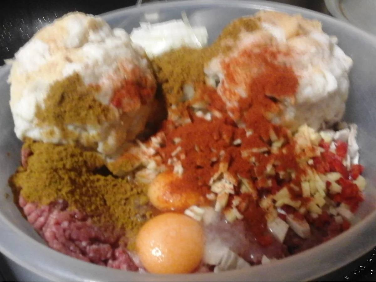 Champignonbuletten mit Rahmsauce, Blumenkohl und Pellkartoffeldrillingen - Rezept - Bild Nr. 6