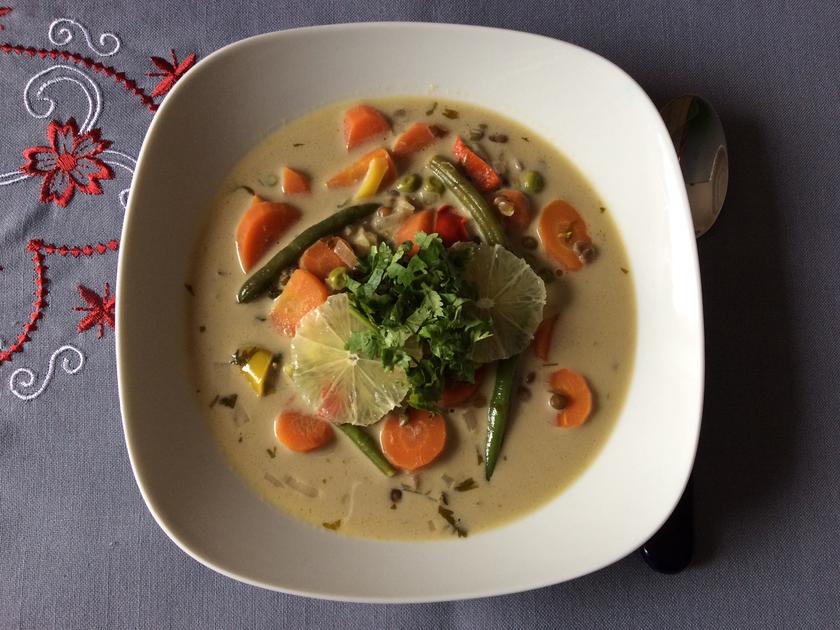 Tom Kha Suppe mit Berglinsen und Gemüse - einfach - von DieDoris