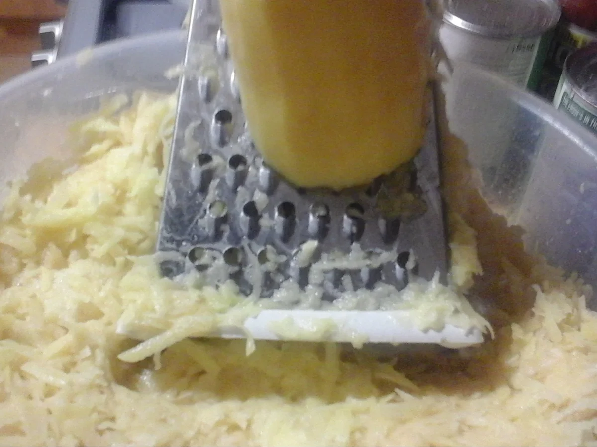 Rezept: Herzhaft gewürzte Kartoffelpuffer Bild Nr. 4 Herzhaft gewürzte Kartoffelpuffer - Rezept - Bild Nr. 4