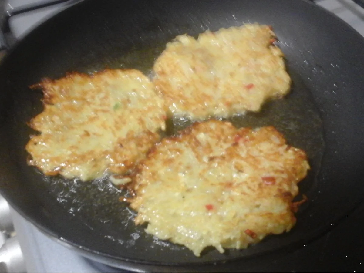 Rezept: Herzhaft gewürzte Kartoffelpuffer Bild Nr. 8 Herzhaft gewürzte Kartoffelpuffer - Rezept - Bild Nr. 8