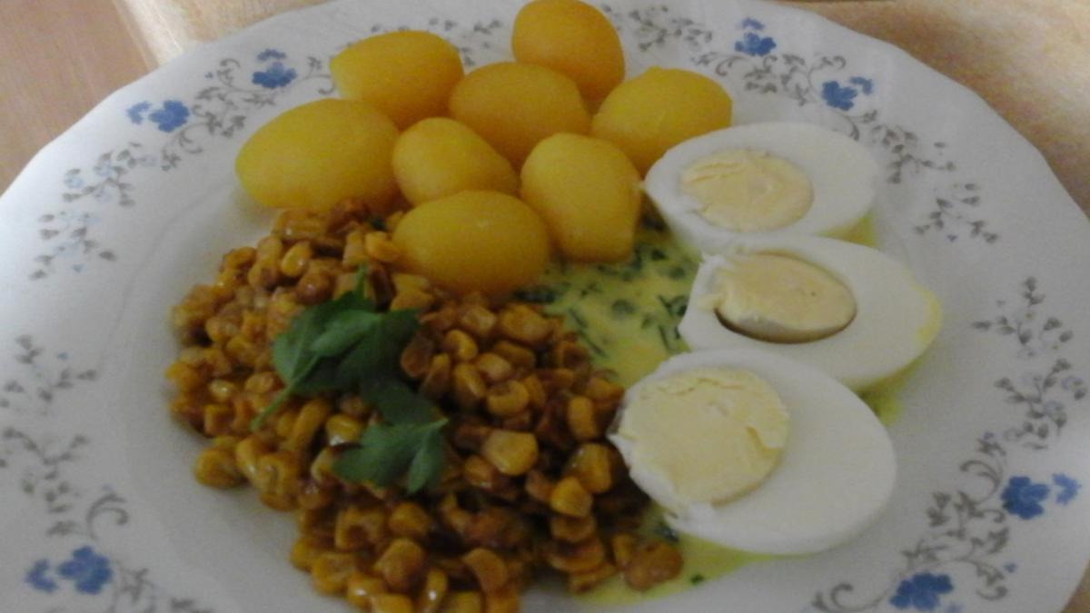 Gekochte Eier in Petersiliensauce mit gebratenen Buttermais und Pellkartoffeldrillingen - Rezept - Bild Nr. 2