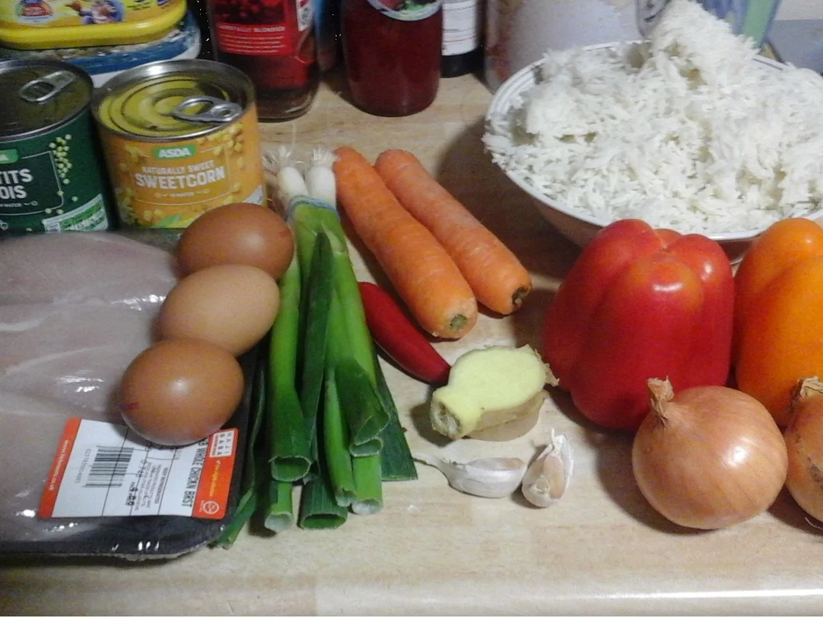 Gebratener Eierreis mit Hähnchenbrustfilet und Gemüse - Rezept - Bild Nr. 3