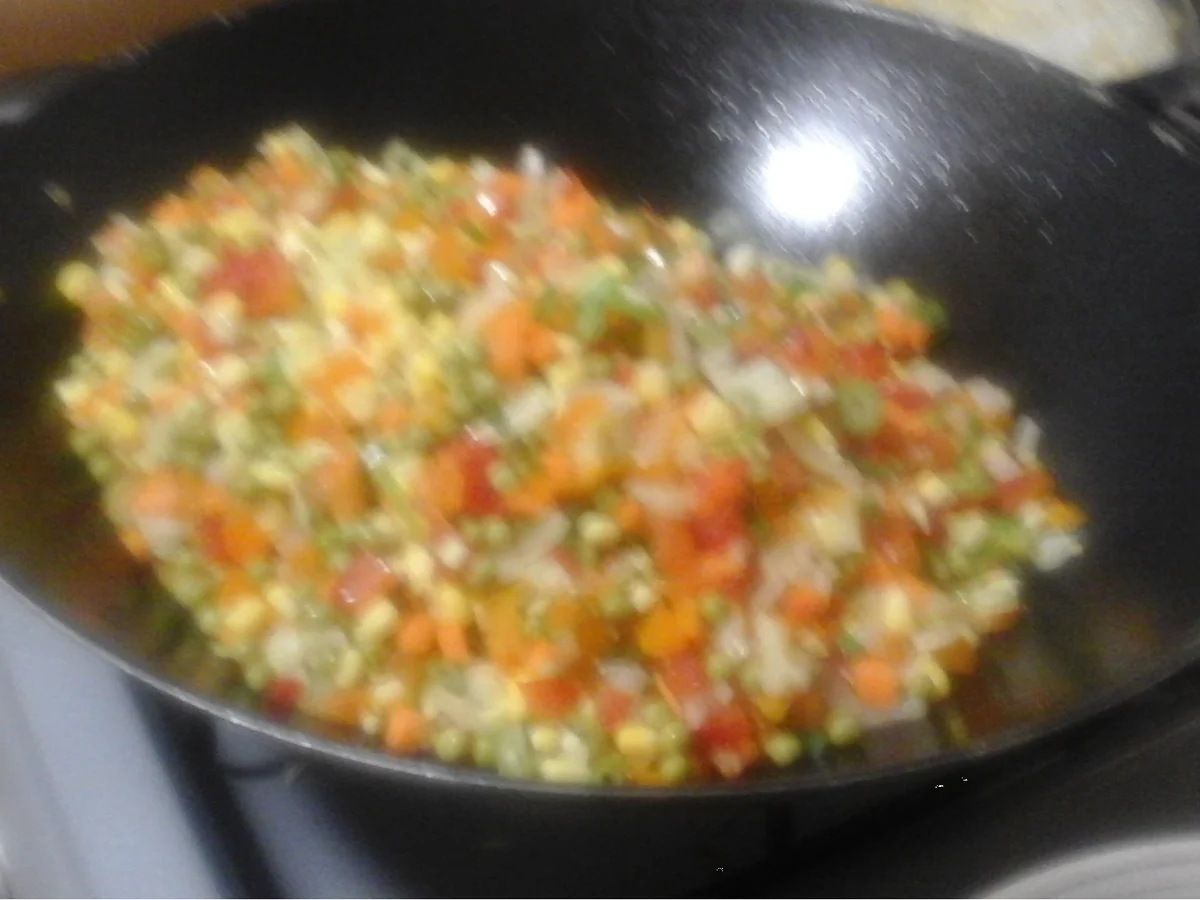 Gebratener Eierreis mit Hähnchenbrustfilet und Gemüse - Rezept - Bild Nr. 23