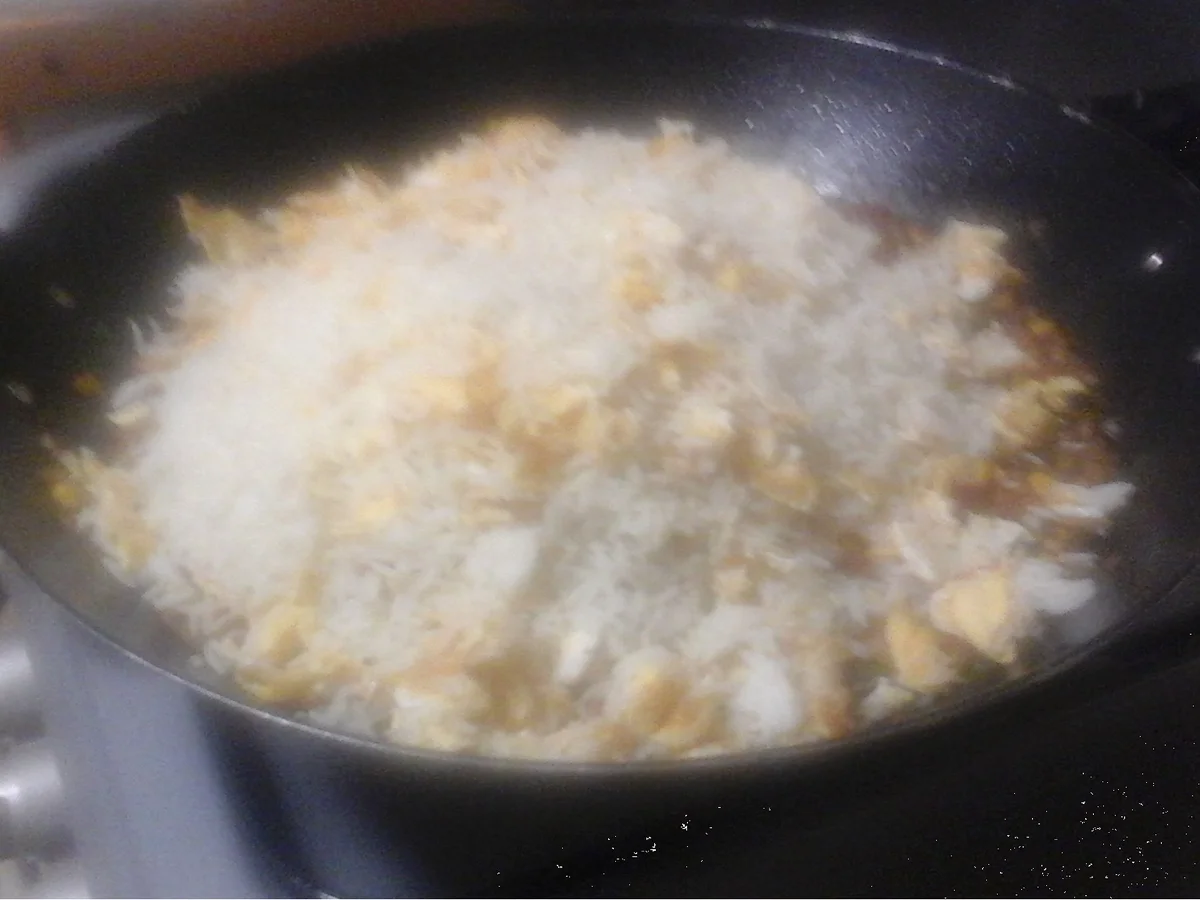 Gebratener Eierreis mit Hähnchenbrustfilet und Gemüse - Rezept - Bild Nr. 29