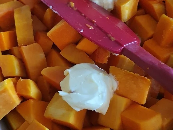Rezept: Butternut Feta Chili Suppe = kochbar Challenge 11.0 (November 2019) Bild Nr. 6 Butternut Feta Chili Suppe = kochbar Challenge 11.0 (November 2019) - Rezept - Bild Nr. 6