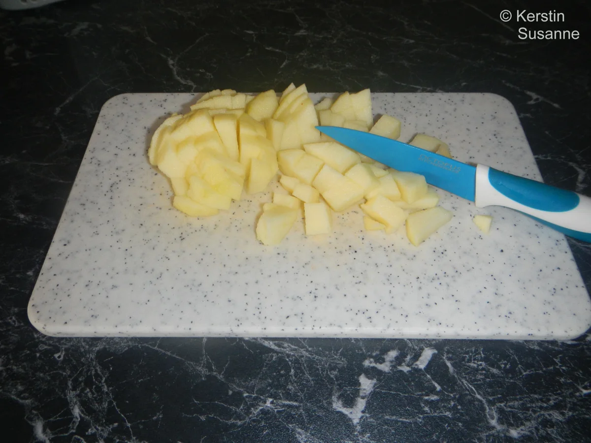 Rezept: Apfelküchlein Bild Nr. 5 Apfelküchlein - Rezept - Bild Nr. 5