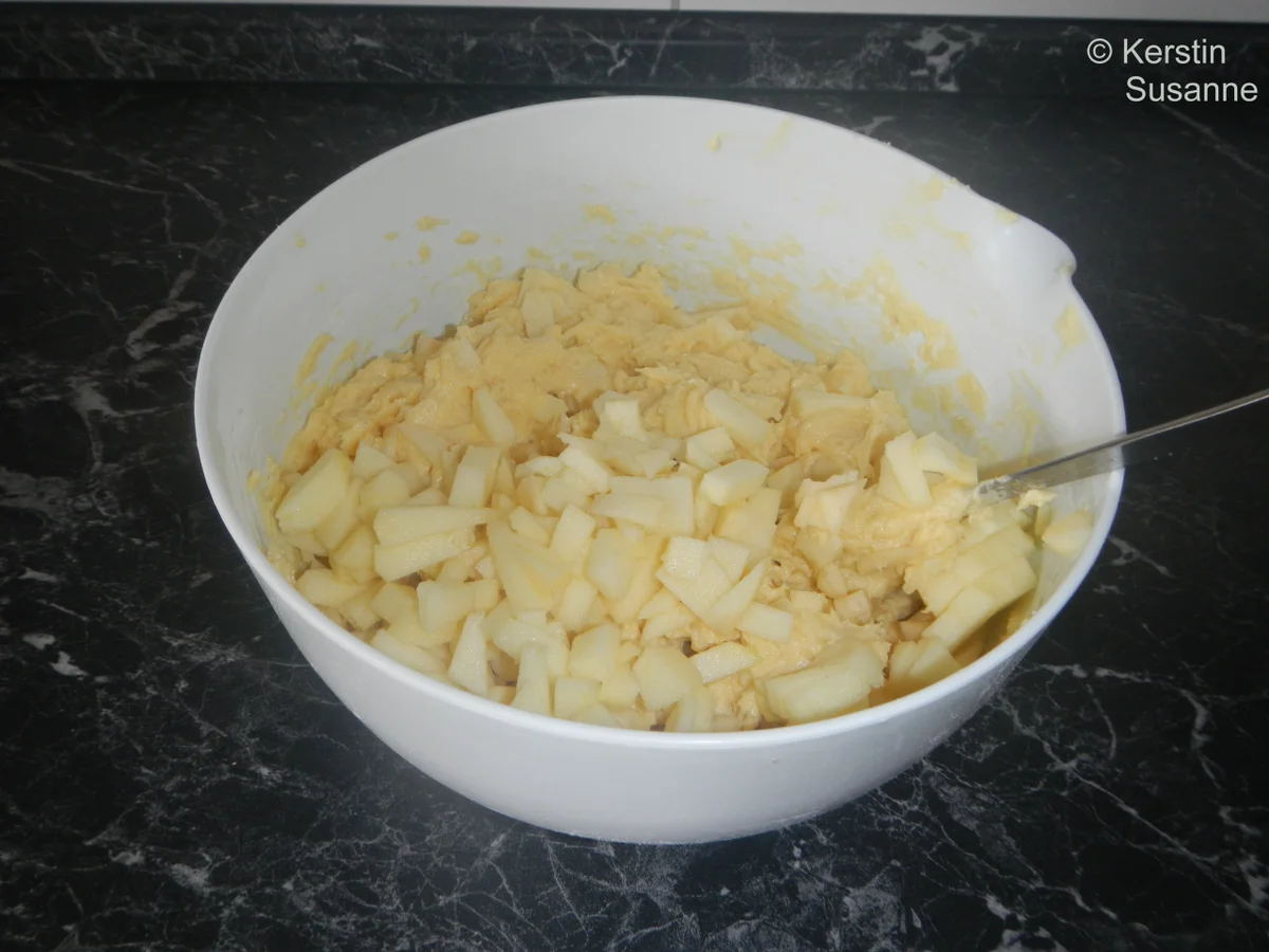 Rezept: Apfelküchlein Bild Nr. 6 Apfelküchlein - Rezept - Bild Nr. 6