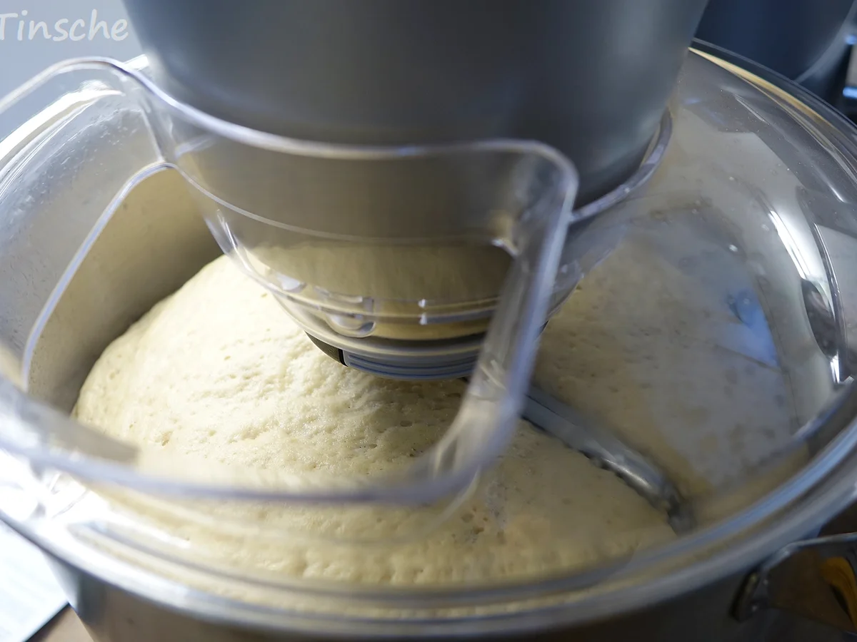 Rezept: Ochsenbäckchengulasch in Champignon-Morchelrahm Bild Nr. 4 Ochsenbäckchengulasch in Champignon-Morchelrahm - Rezept - Bild Nr. 4