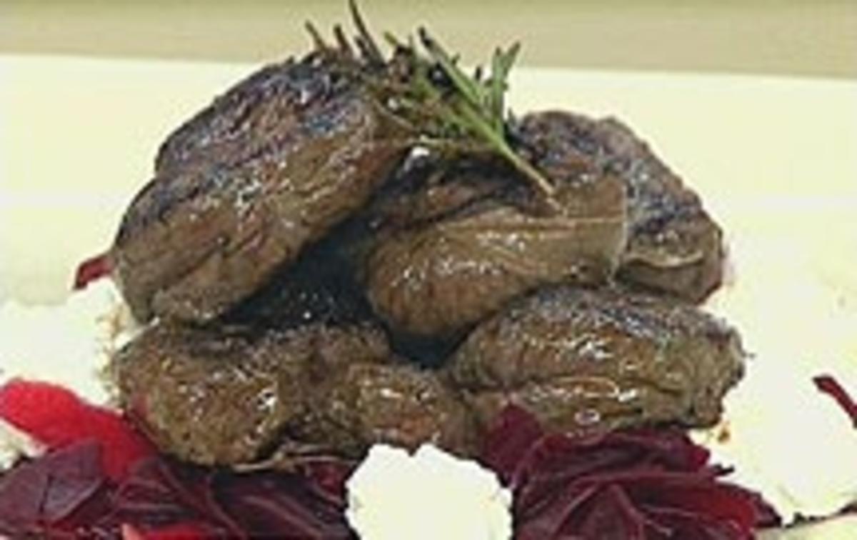 Bilder für Hirschsteak mit Pfeffer-Schattenmorellen - Rezept