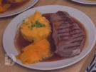 Bison-Roastbeef mit Süsskartoffel-Pastinaken-Stampf und Möhrengemüse - Rezept - Bild Nr. 2