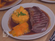 Bison-Roastbeef mit Süsskartoffel-Pastinaken-Stampf und Möhrengemüse - Rezept - Bild Nr. 2