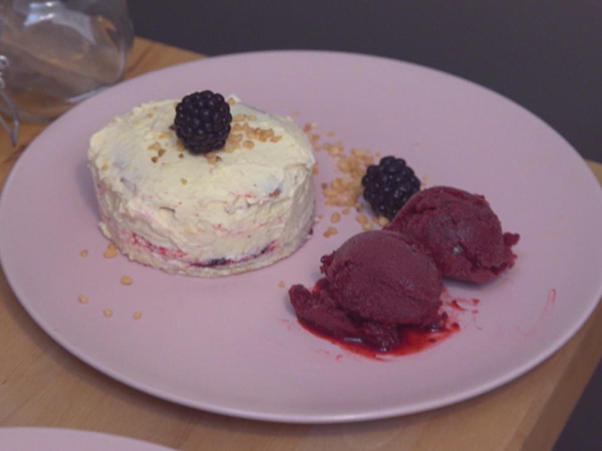 Frankfurter Kranz Törtchen mit Brombeer Limetten Sorbet - von Das ...