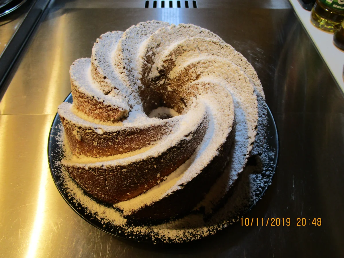 Rezept: Saftiger Nuss-Nougat-Schoki-Kuchen Bild Nr. 2 Saftiger Nuss-Nougat-Schoki-Kuchen - Rezept - Bild Nr. 2