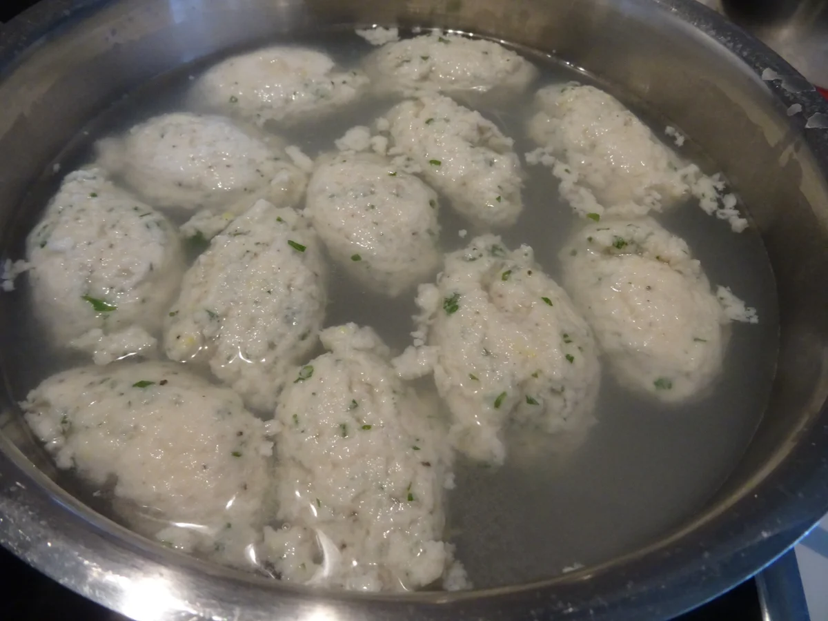 Paprika-Rahm-Gemüse mit Fisch-Klößchen - Rezept - Bild Nr. 5