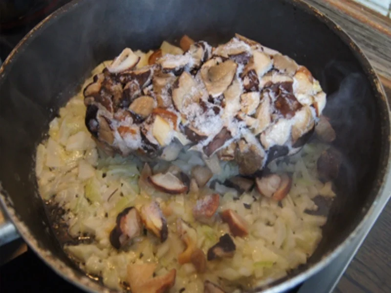 Rezept: Steinpilzpfanne mit Süßkartoffelstampf Bild Nr. 5 Steinpilzpfanne mit Süßkartoffelstampf - Rezept - Bild Nr. 5