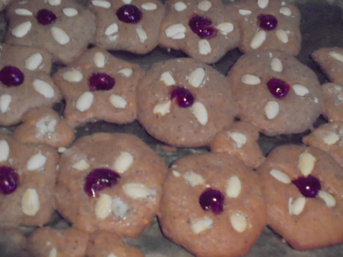 Rezept: Honigkuchen-Plätzchen Bild Nr. 2 Honigkuchen-Plätzchen - Rezept - Bild Nr. 2