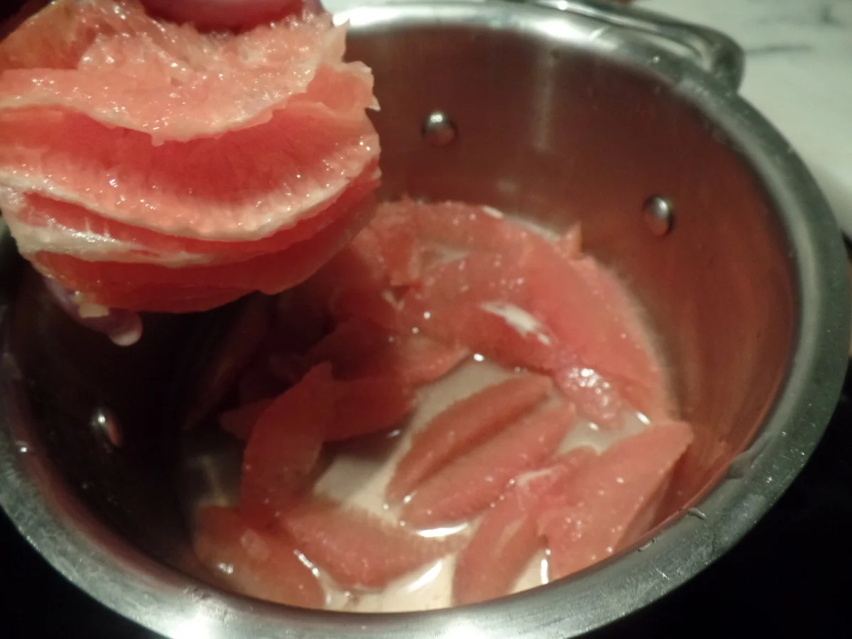 Rezept: Weißer Schokopudding mit Grapefruitkompott Bild Nr. 9567 Weißer Schokopudding mit Grapefruitkompott - Rezept - Bild Nr. 9567