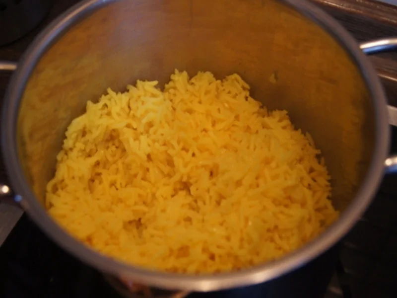 Lachs mit Paprikaschmorgemüse und gelben Basmatireis - Rezept - Bild Nr. 13