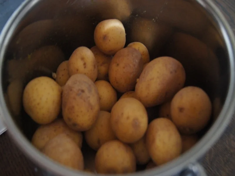 Tomatenrührei mit Rote Bete Salat und Backkartöffelchen - Rezept - Bild Nr. 16