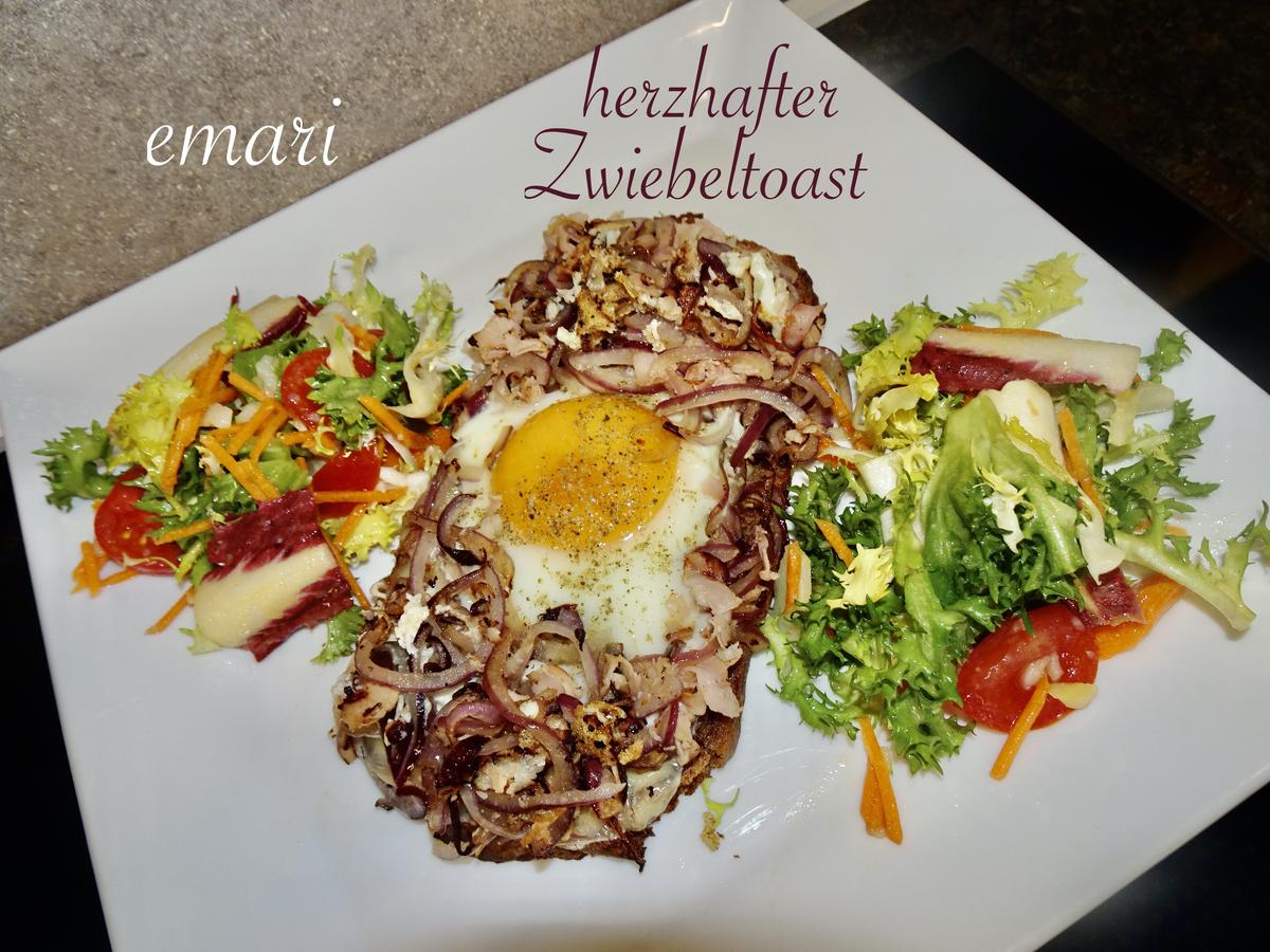 herzhafter Zwiebeltoast mit Spiegelei - Rezept - kochbar.de