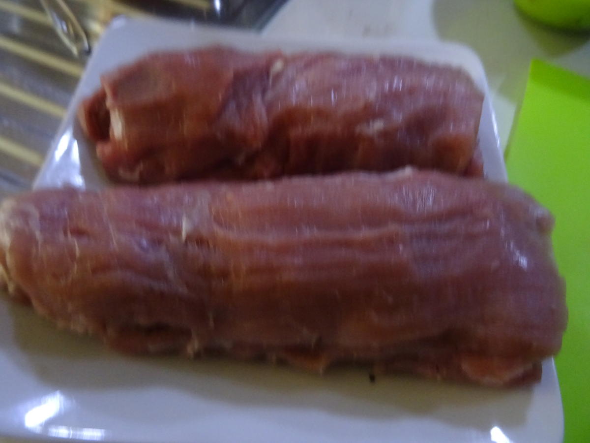 Schweinefilet gefüllt, im Knuspermantel, mit Pflaumen-Portwein-Soße und Parmesanspätzle - Rezept - Bild Nr. 5