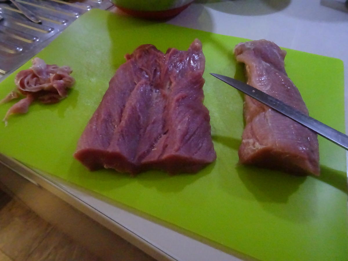 Schweinefilet gefüllt, im Knuspermantel, mit Pflaumen-Portwein-Soße und Parmesanspätzle - Rezept - Bild Nr. 7