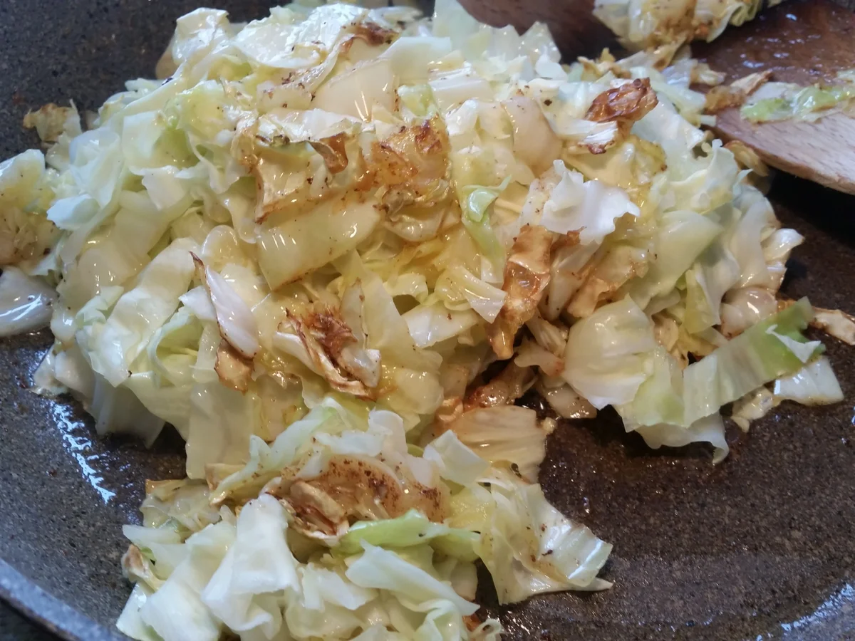 Rezept: gebratener Butter-Spitzkohl, vereint mit Spätzle Bild Nr. 6 gebratener Butter-Spitzkohl, vereint mit Spätzle - Rezept - Bild Nr. 6