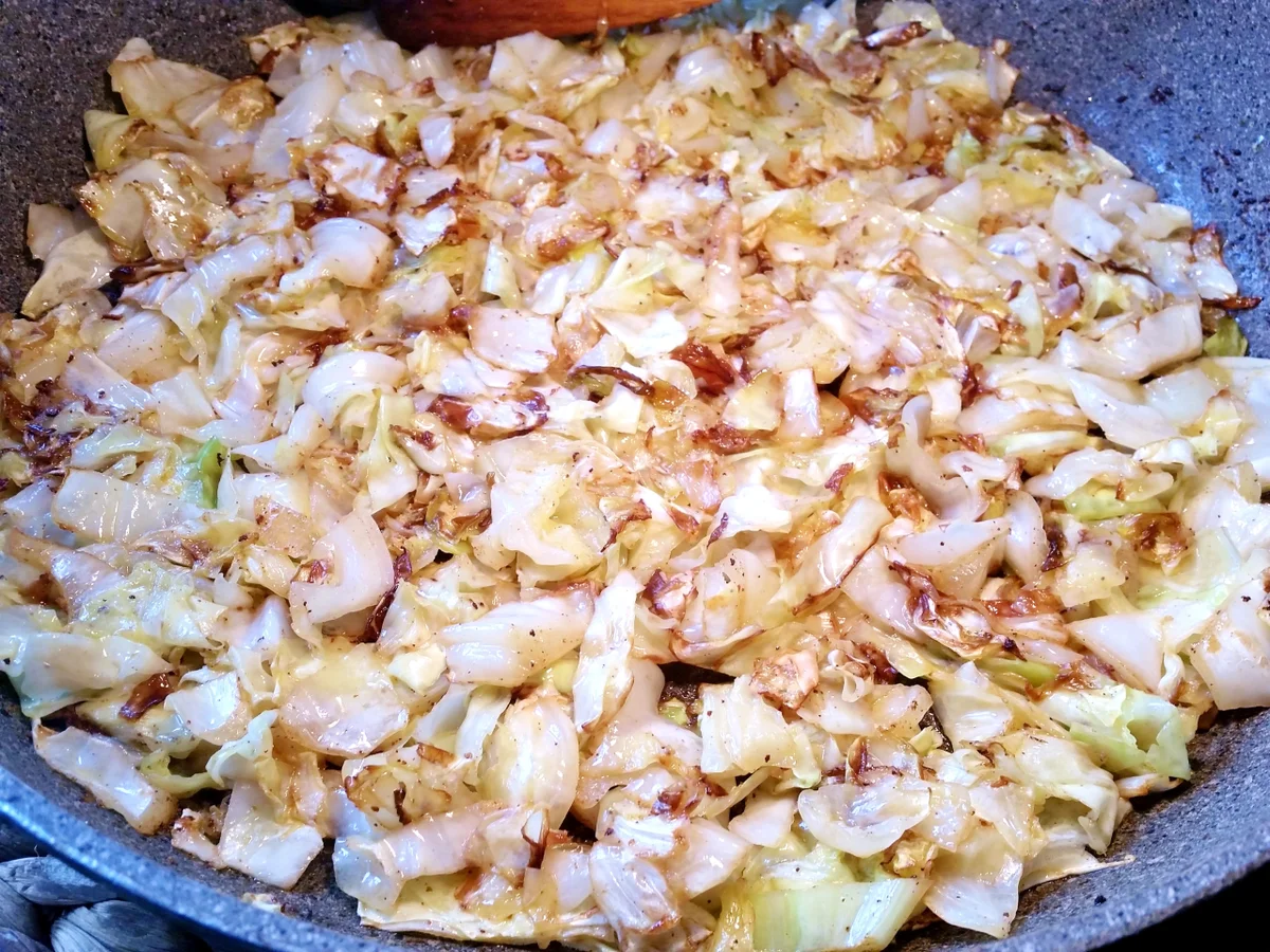 Rezept: gebratener Butter-Spitzkohl, vereint mit Spätzle Bild Nr. 7 gebratener Butter-Spitzkohl, vereint mit Spätzle - Rezept - Bild Nr. 7