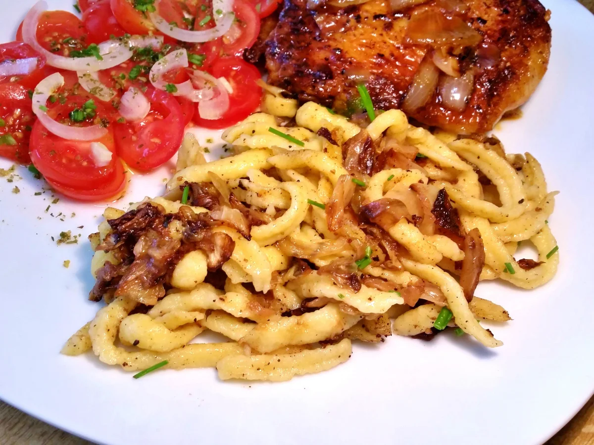 Rezept: gebratener Butter-Spitzkohl, vereint mit Spätzle Bild Nr. 10 gebratener Butter-Spitzkohl, vereint mit Spätzle - Rezept - Bild Nr. 10