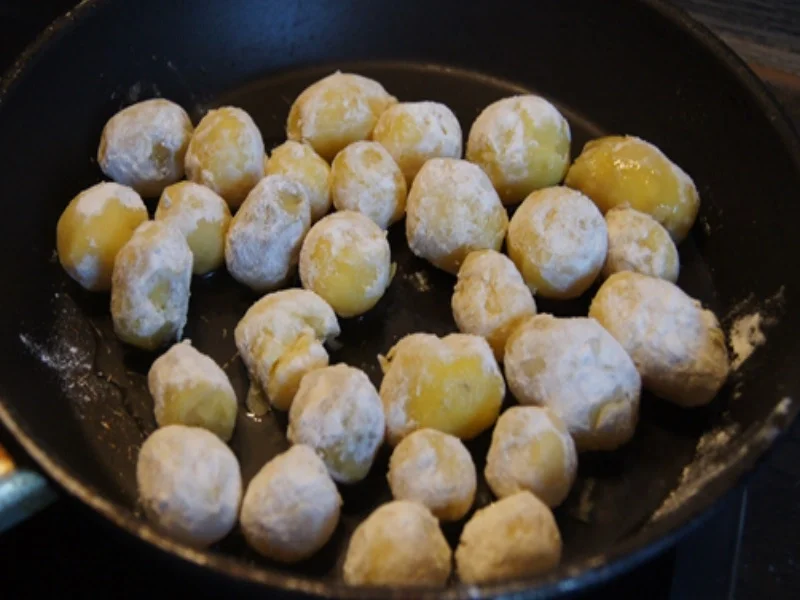 Rezept: Französche Kartoffeln mit Sahne-Heringsfilets Bild Nr. 7 Französche Kartoffeln mit Sahne-Heringsfilets - Rezept - Bild Nr. 7