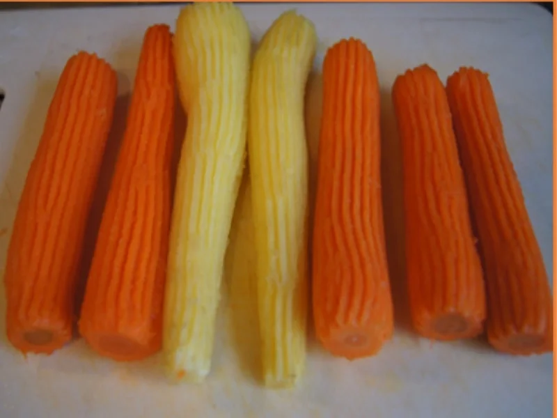 Rezept: Rindfleisch-Möhrenblüten-Suppe Bild Nr. 7 Rindfleisch-Möhrenblüten-Suppe - Rezept - Bild Nr. 7