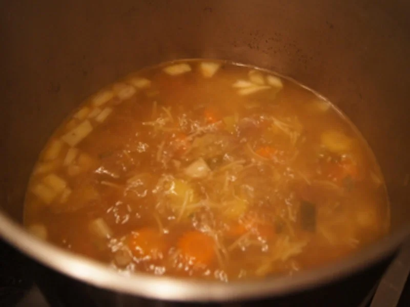 Rezept: Rindfleisch-Möhrenblüten-Suppe Bild Nr. 22 Rindfleisch-Möhrenblüten-Suppe - Rezept - Bild Nr. 22