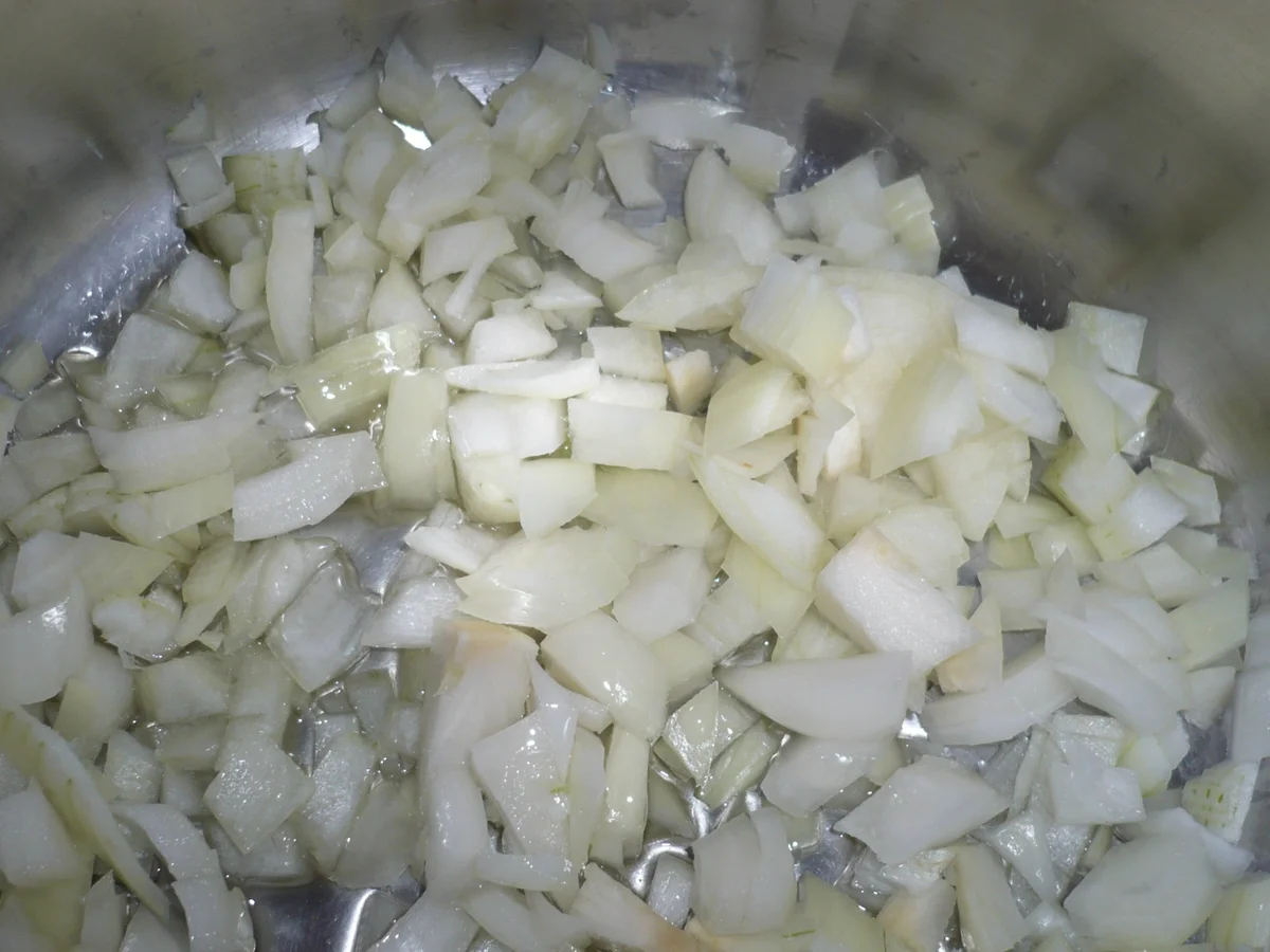 Pastinakensuppe mit Forelle und Birne - Rezept - Bild Nr. 3