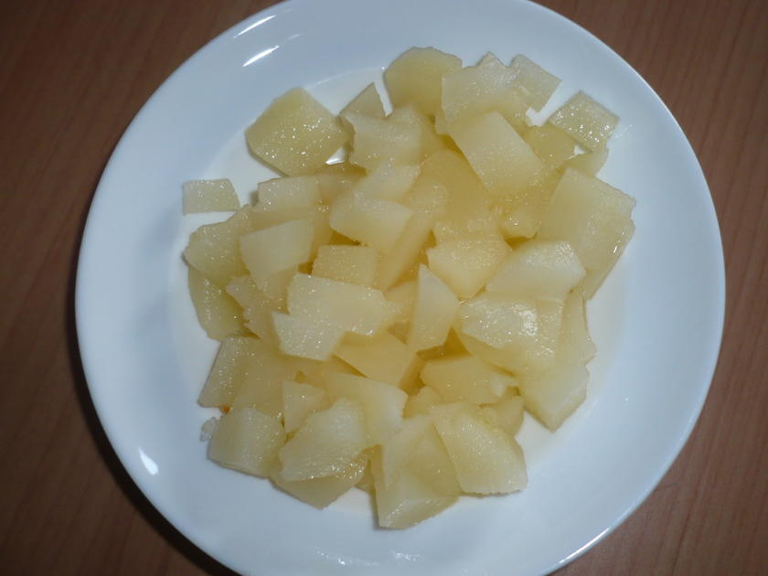 Pastinakensuppe mit Forelle und Birne - Rezept - kochbar.de