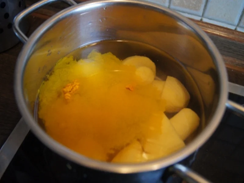 Rezept: Wildlachs-Filet mit Rahmporree und Kartoffelpilzen Bild Nr. 17 Wildlachs-Filet mit Rahmporree und Kartoffelpilzen - Rezept - Bild Nr. 17