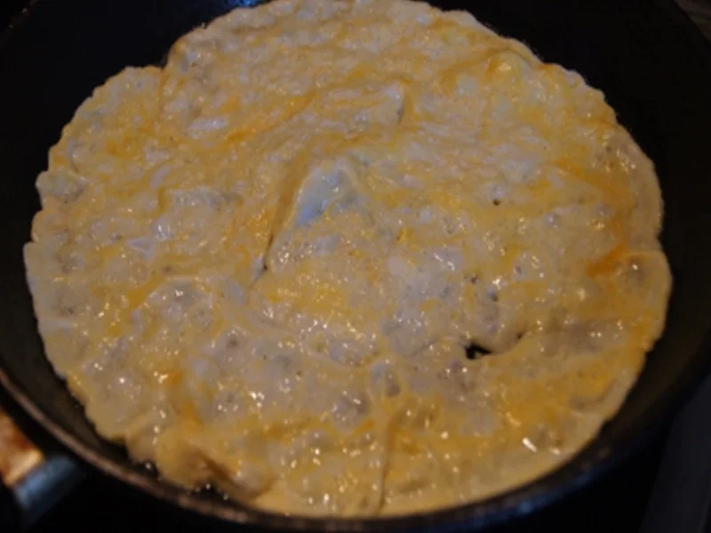 Mie-Nudeln mit Rindfleisch, Ei, Gemüse und Cashew-Nüssen im Wok - Rezept - Bild Nr. 9