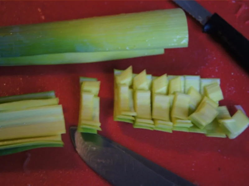 Mie-Nudeln mit Rindfleisch, Ei, Gemüse und Cashew-Nüssen im Wok - Rezept - Bild Nr. 13