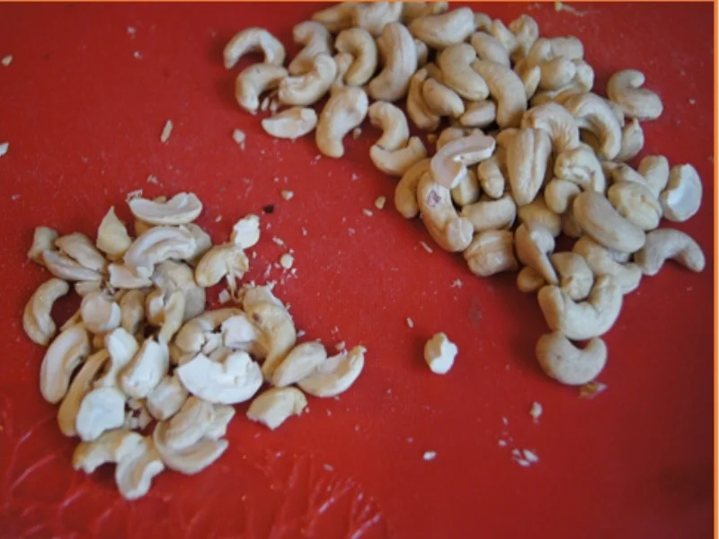 Mie-Nudeln mit Rindfleisch, Ei, Gemüse und Cashew-Nüssen im Wok - Rezept - Bild Nr. 18