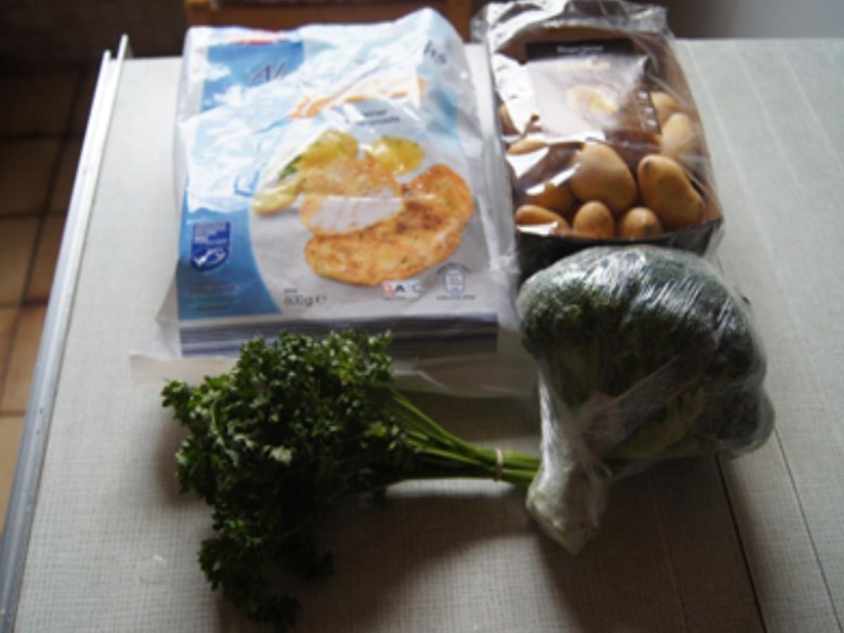 Seelachsfilet mit Brokkoli und Drillingen mit Petersilie - Rezept - Bild Nr. 3