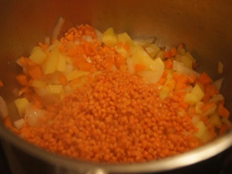 Rezept: Türkische Linsensuppe mit Hackbällchen Bild Nr. 8 Türkische Linsensuppe mit Hackbällchen - Rezept - Bild Nr. 8