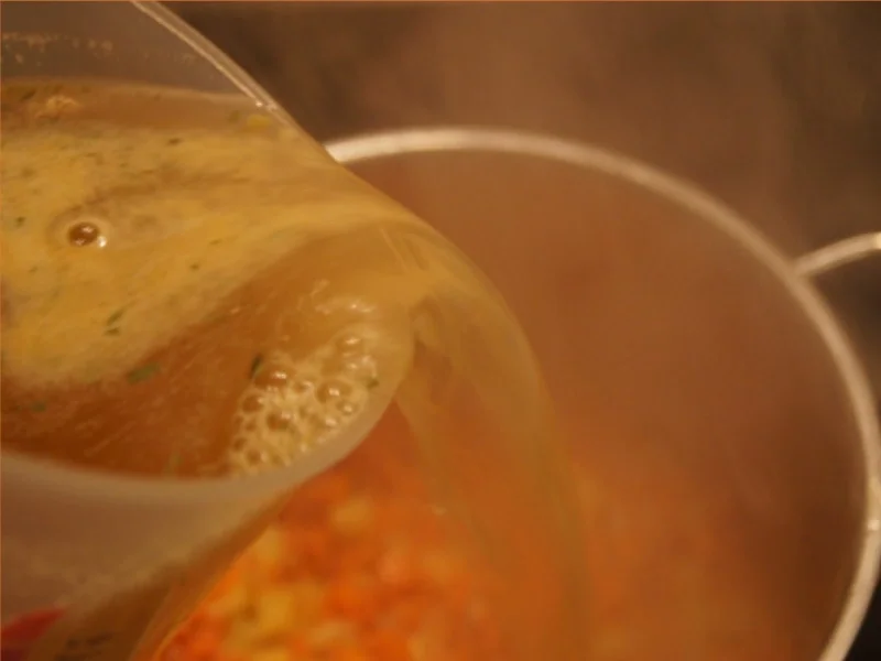 Rezept: Türkische Linsensuppe mit Hackbällchen Bild Nr. 9 Türkische Linsensuppe mit Hackbällchen - Rezept - Bild Nr. 9