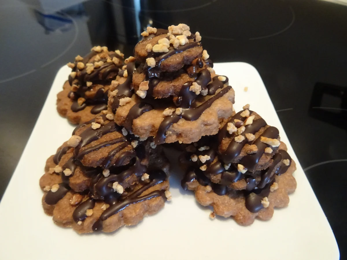 Rezept: Nougat-Terrassen-Plätzchen Bild Nr. 2 Nougat-Terrassen-Plätzchen - Rezept - Bild Nr. 2