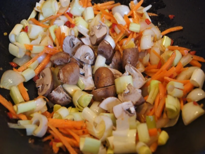 Schweinefilet mit Gemüse im Wok und Basmatireis - Rezept - Bild Nr. 13